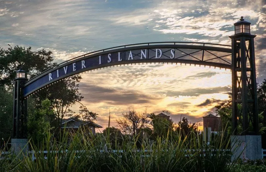 River Islands entrance